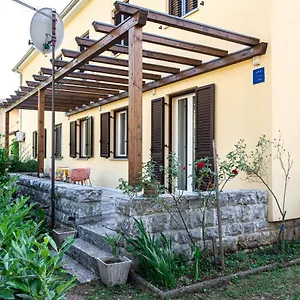 Marta Apartman