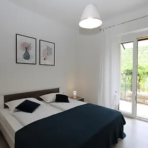 L Apartment