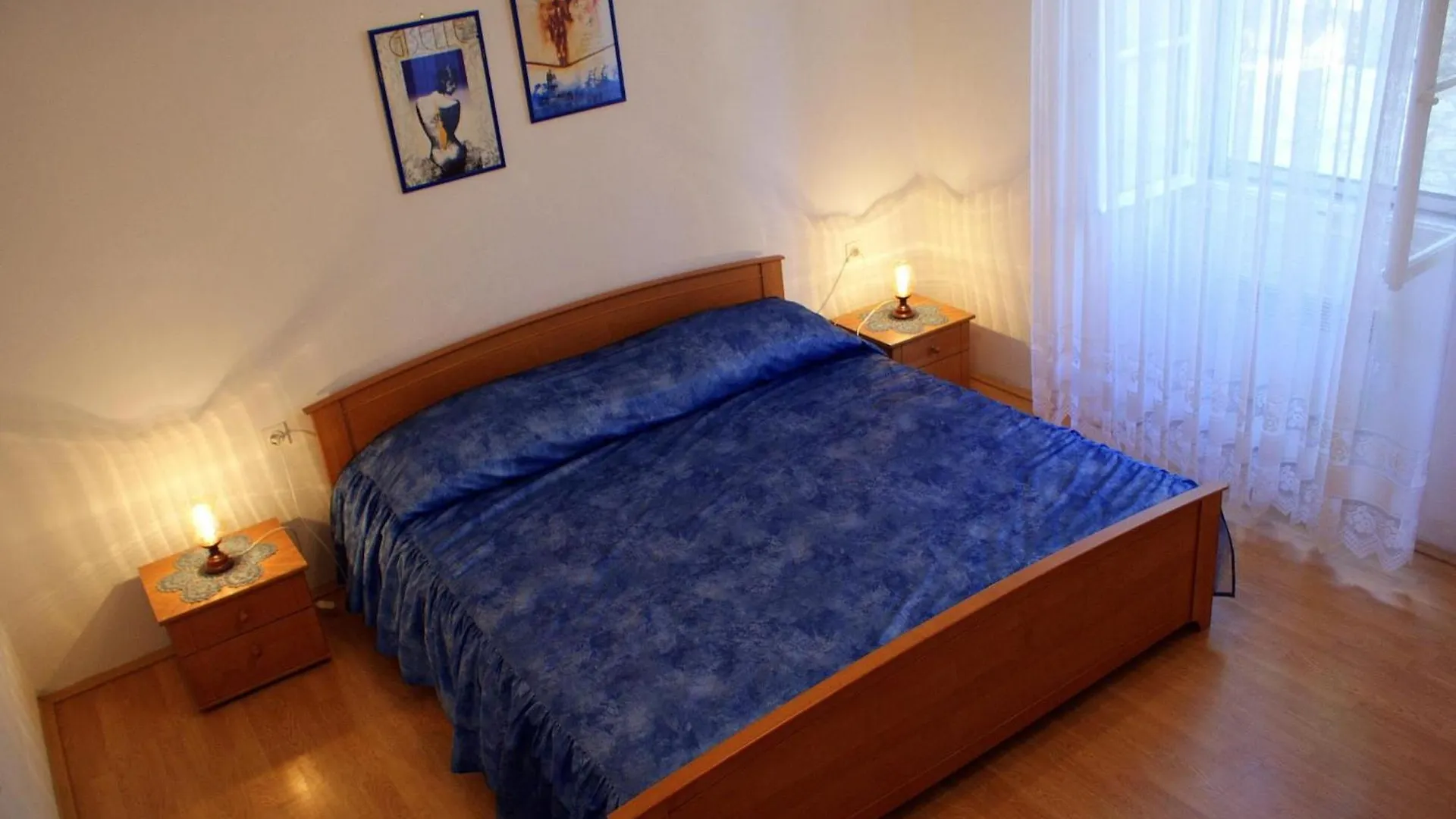Holiday home Freistehendes Haus Violeta Mit Weitlaeufigen Garten Rasa